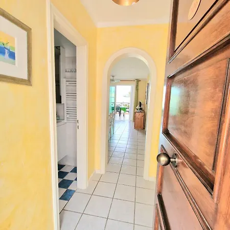 Rocas Del Mar Sur 아파트